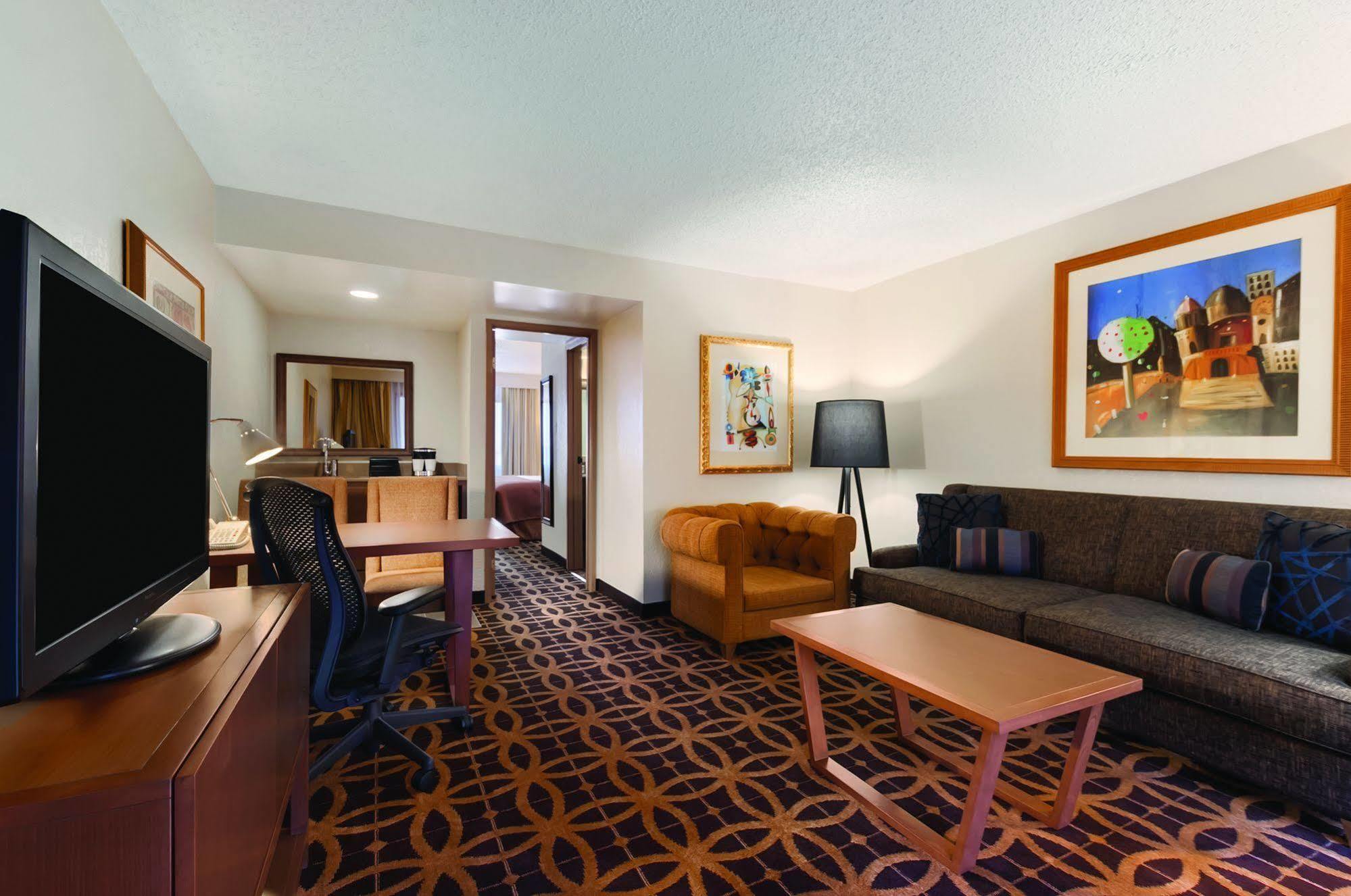 Embassy Suites Dallas - Dfw International Airport South Ървинг Екстериор снимка